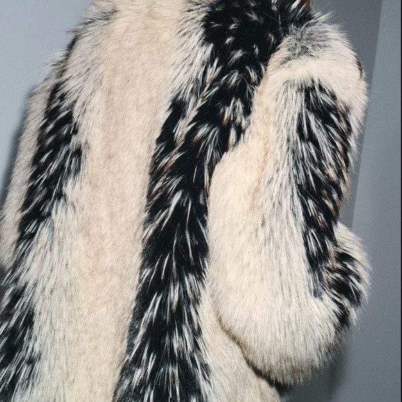 Zara Short Faux Fur Coat - Picture 3 of 8